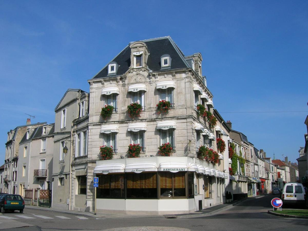 Hôtel Restaurant Des Remparts Chaumont  Buitenkant foto
